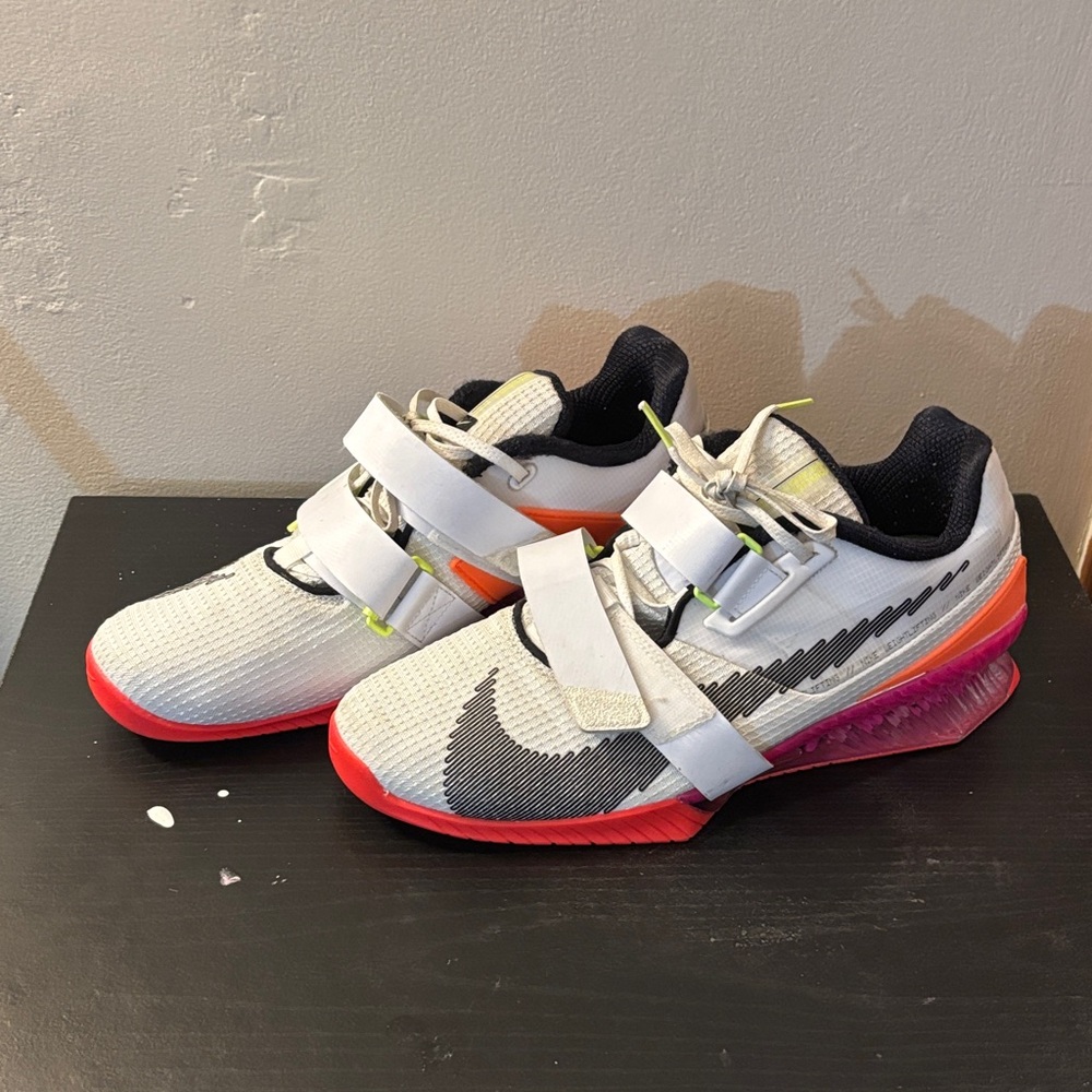 NIKE ROMALEOS